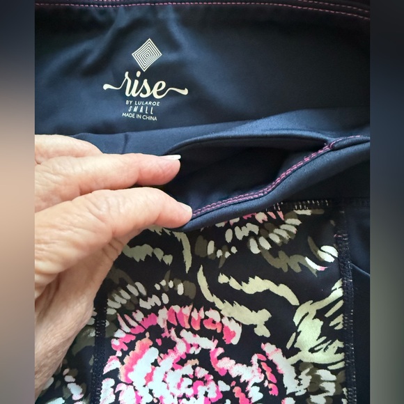 LuLaRoe Rise Fearless Crop Leggings - Small S - Picture 10 of 13